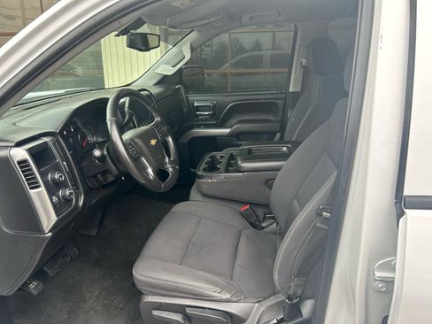 Used 2018 Chevrolet Silverado 1500 LT AWD/4WD image 11