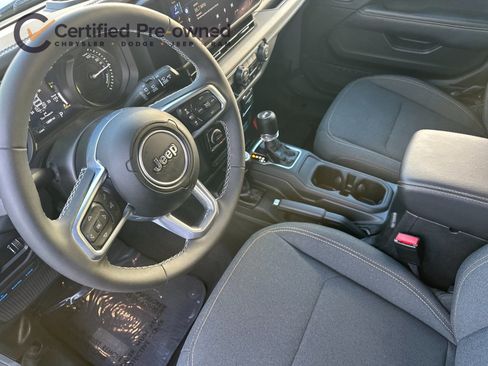 Used 2025 Jeep Wrangler Unlimited Sahara w/ Safety Group image 11