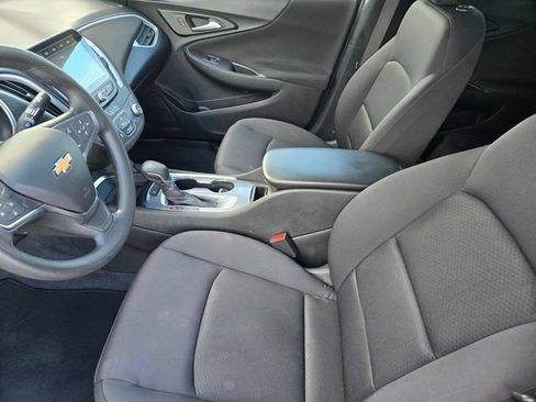 Used 2021 Chevrolet Malibu LS FWD image 18
