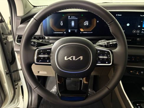 New 2026 Kia Carnival EX FWD image 19