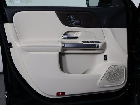 New 2026 Mercedes-Benz GLB 250 image 7