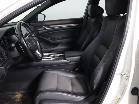 Used 2018 Honda Accord Sport image 14