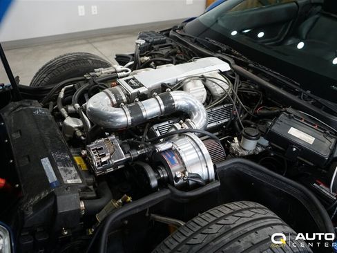 Used 1991 Chevrolet Corvette Convertible RWD image 12