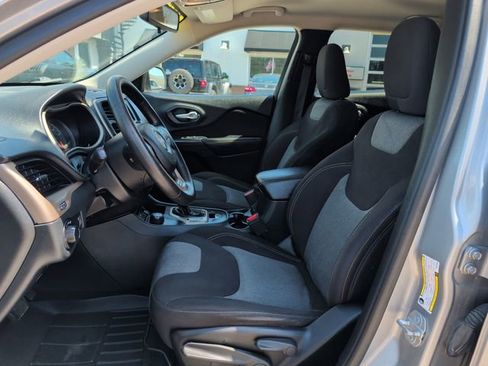 Used 2016 Jeep Cherokee Sport AWD/4WD image 14