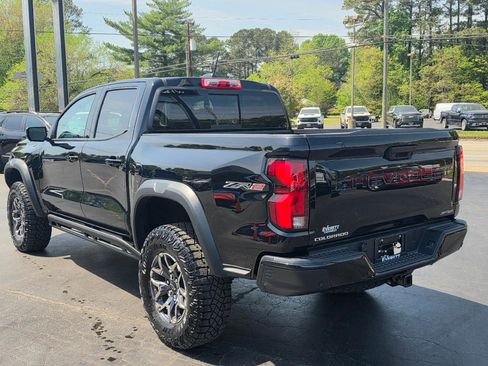 Used 2024 Chevrolet Colorado ZR2 w/ ZR2 Convenience Package III AWD/4WD image 4