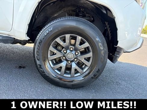 Used 2023 Toyota Tacoma SR5 w/ Technology Package AWD/4WD image 8