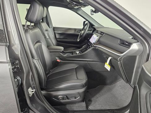 New 2026 Jeep Grand Cherokee L Limited w/ Limited Altitude Package image 39