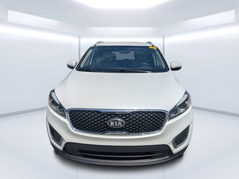 Used 2017 Kia Sorento FWD w/ LX Convenience Package image 8