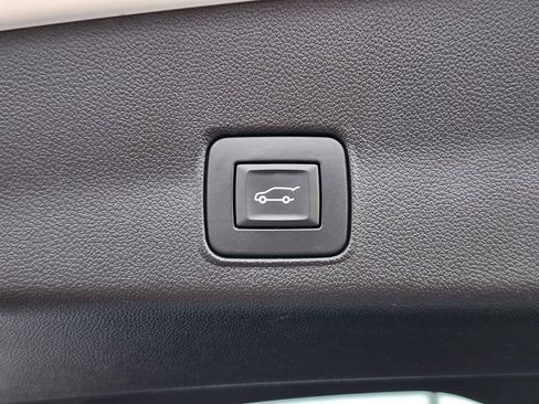 Used 2023 Chevrolet TrailBlazer RS w/ Sun and Liftgate Package image 31