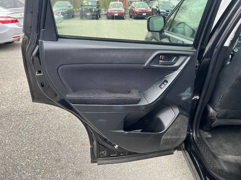 Used 2014 Subaru Forester 2.5i Premium w/ All-Weather Package image 18