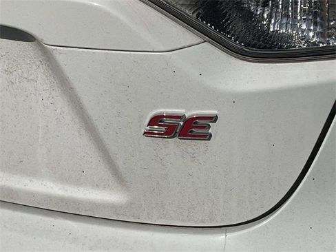 Used 2023 Toyota Corolla SE image 5