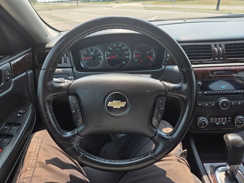 Used 2014 Chevrolet Impala LT w/ LT Sunroof Package FWD image 17
