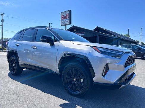 Used 2023 Toyota RAV4 XSE AWD/4WD image 1