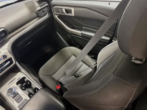 Used 2023 Ford Explorer XLT image 22