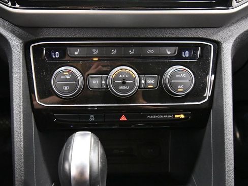 Used 2023 Volkswagen Atlas Cross Sport SE AWD/4WD image 25