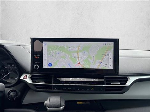 Certified 2025 Toyota Sienna XLE FWD image 14