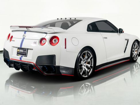 Used 2009 Nissan GT-R Premium image 10