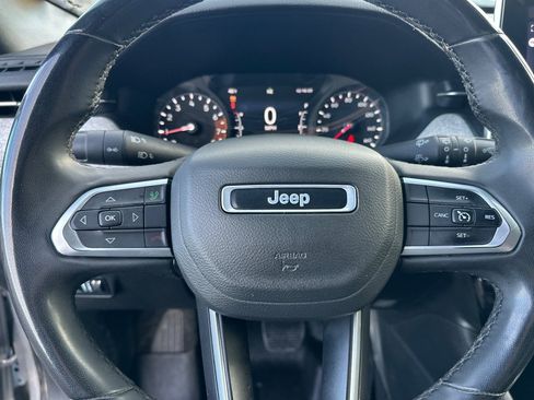 Used 2024 Jeep Compass Latitude image 34