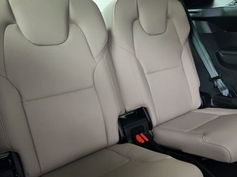 New 2026 Volvo XC90 B6 Plus w/ Protection Package Premier AWD/4WD image 35