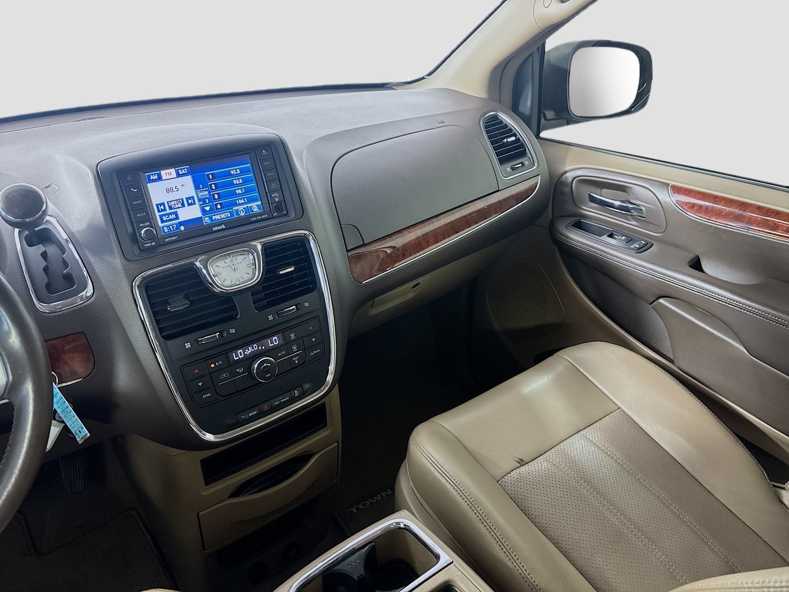 Used 2012 Chrysler Town & Country Touring w/ Entertainment Group #1 FWD image 21