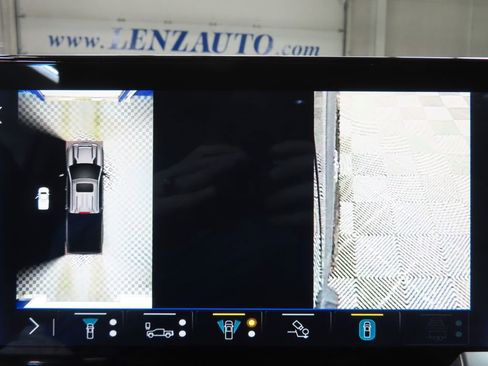 Used 2024 Chevrolet Silverado 2500 High Country w/ High Country Premium Package image 19