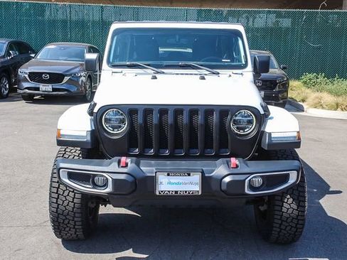 Used 2018 Jeep Wrangler Unlimited Sahara AWD/4WD image 2