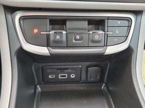 Used 2022 GMC Terrain SLT FWD image 16