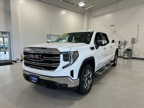 Used 2023 GMC Sierra 1500 SLT w/ SLT Premium Plus Package AWD/4WD image 10