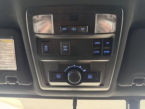 Used 2016 Toyota Tacoma TRD Off-Road w/ Premium & Technology Package image 13