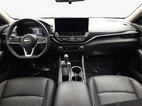 Used 2024 Nissan Altima 2.5 SR w/ SR Premium Package FWD image 10