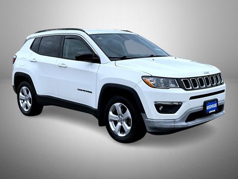 Used 2019 Jeep Compass Latitude AWD/4WD image 3