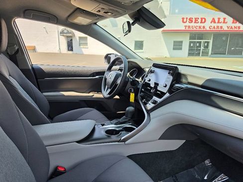 Used 2023 Toyota Camry LE AWD/4WD image 11