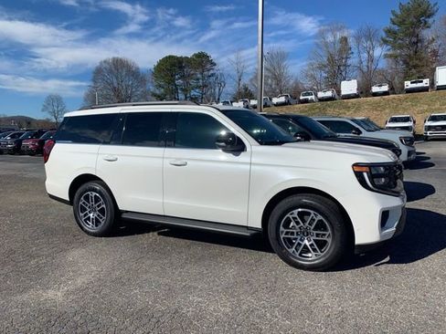 New 2025 Ford Expedition Active image 3