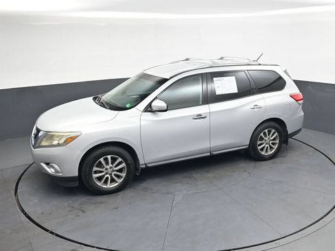 Used 2013 Nissan Pathfinder SV w/ Trailer Tow Pkg AWD/4WD image 39