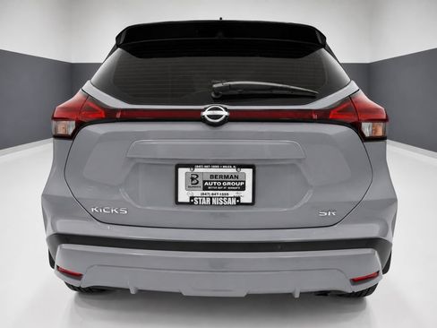 Certified 2022 Nissan Kicks SR FWD image 9