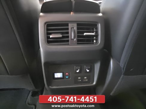 Used 2021 Nissan Rogue Platinum FWD image 20
