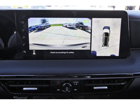 Certified 2025 Nissan Kicks SR FWD image 23