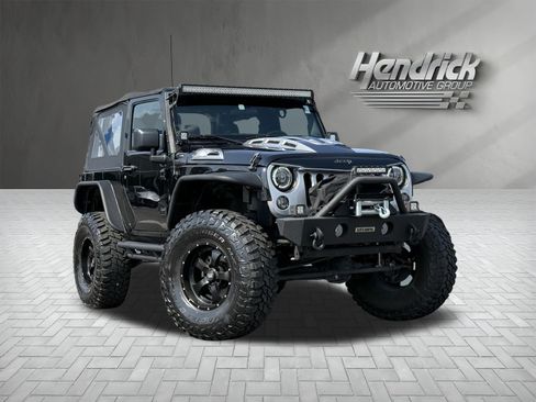 Used 2018 Jeep Wrangler Sport w/ Connectivity Group AWD/4WD image 2