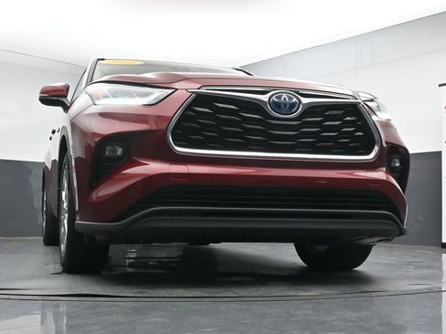 Used 2021 Toyota Highlander Limited AWD/4WD image 36