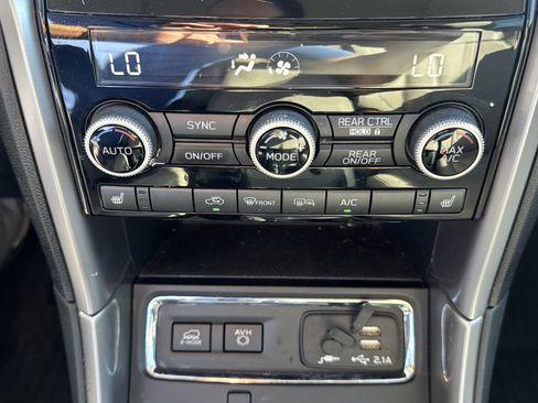 Certified 2022 Subaru Ascent Limited w/ Technology Package image 21