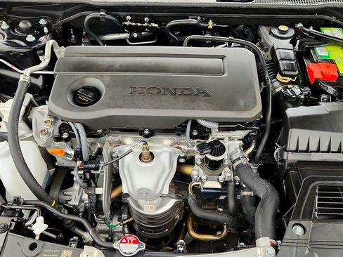 Used 2025 Honda Civic Sport image 25