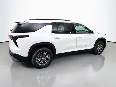 Used 2024 Chevrolet Traverse LT AWD/4WD image 9