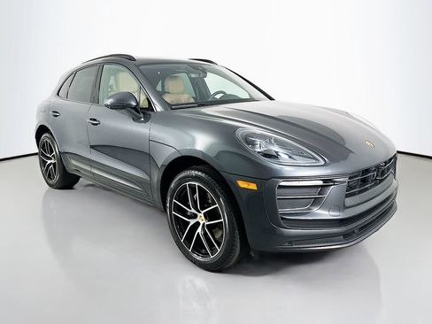 Used 2025 Porsche Macan image 7