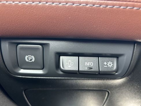 Used 2019 Buick LaCrosse Avenir w/ Driver Confidence Package II image 21