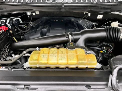 Used 2020 Ford Expedition XLT w/ Equipment Group 202A RWD image 31