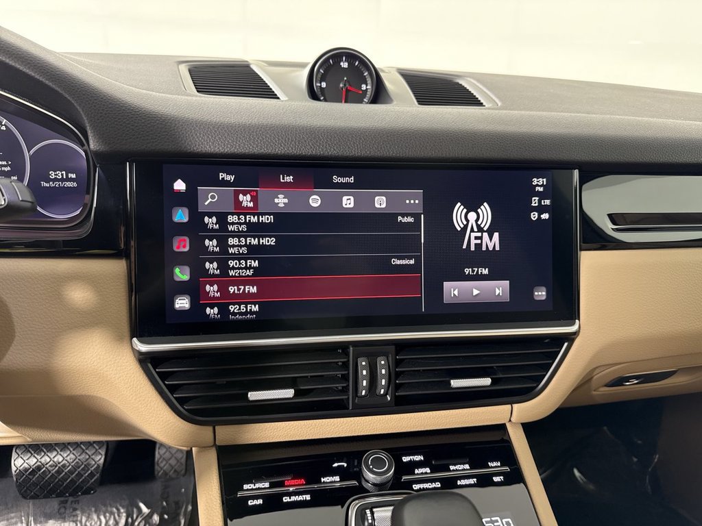 Certified 2023 Porsche Cayenne AWD/4WD image 28