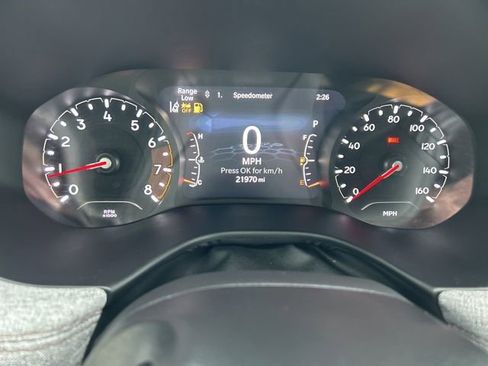 Used 2023 Jeep Compass Latitude image 9