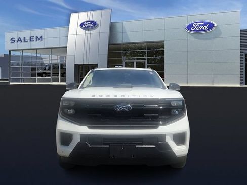 Certified 2025 Ford Expedition Active AWD/4WD image 7