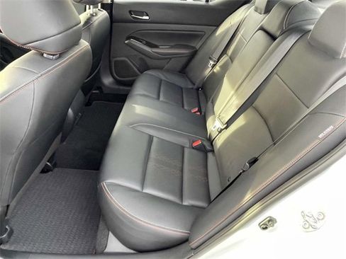 Used 2023 Nissan Altima 2.5 SR w/ SR Premium Package image 12