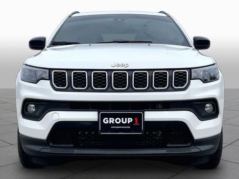 Used 2024 Jeep Compass Latitude AWD/4WD image 3